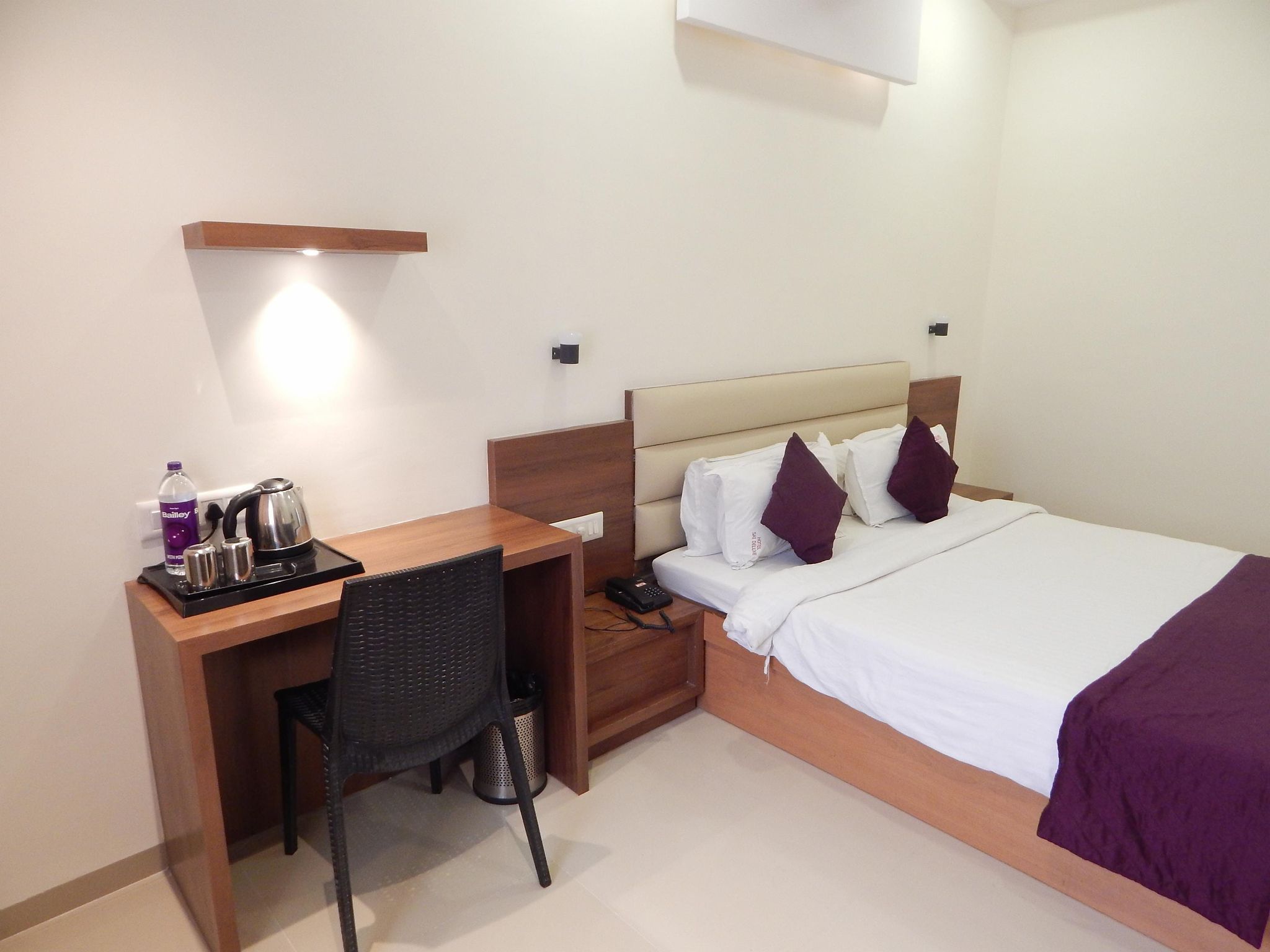 Hotel Sai Deluxe Executive Room AC 10