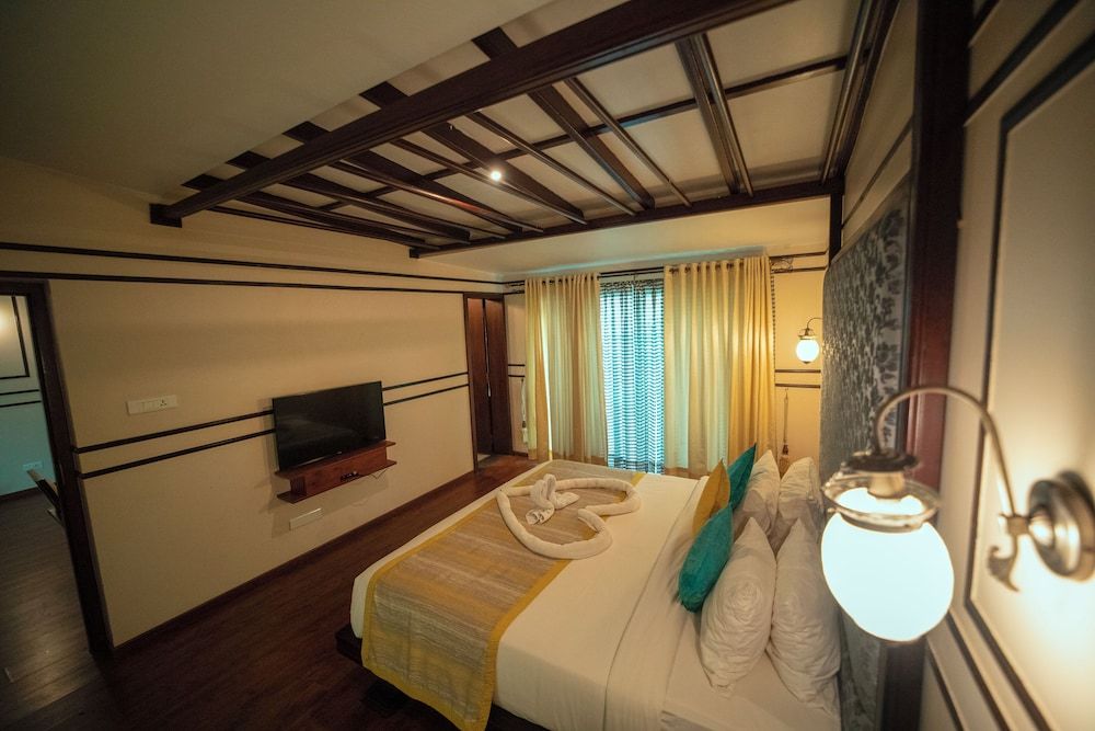 Premium Suite, 1 Queen Bed, Garden View
