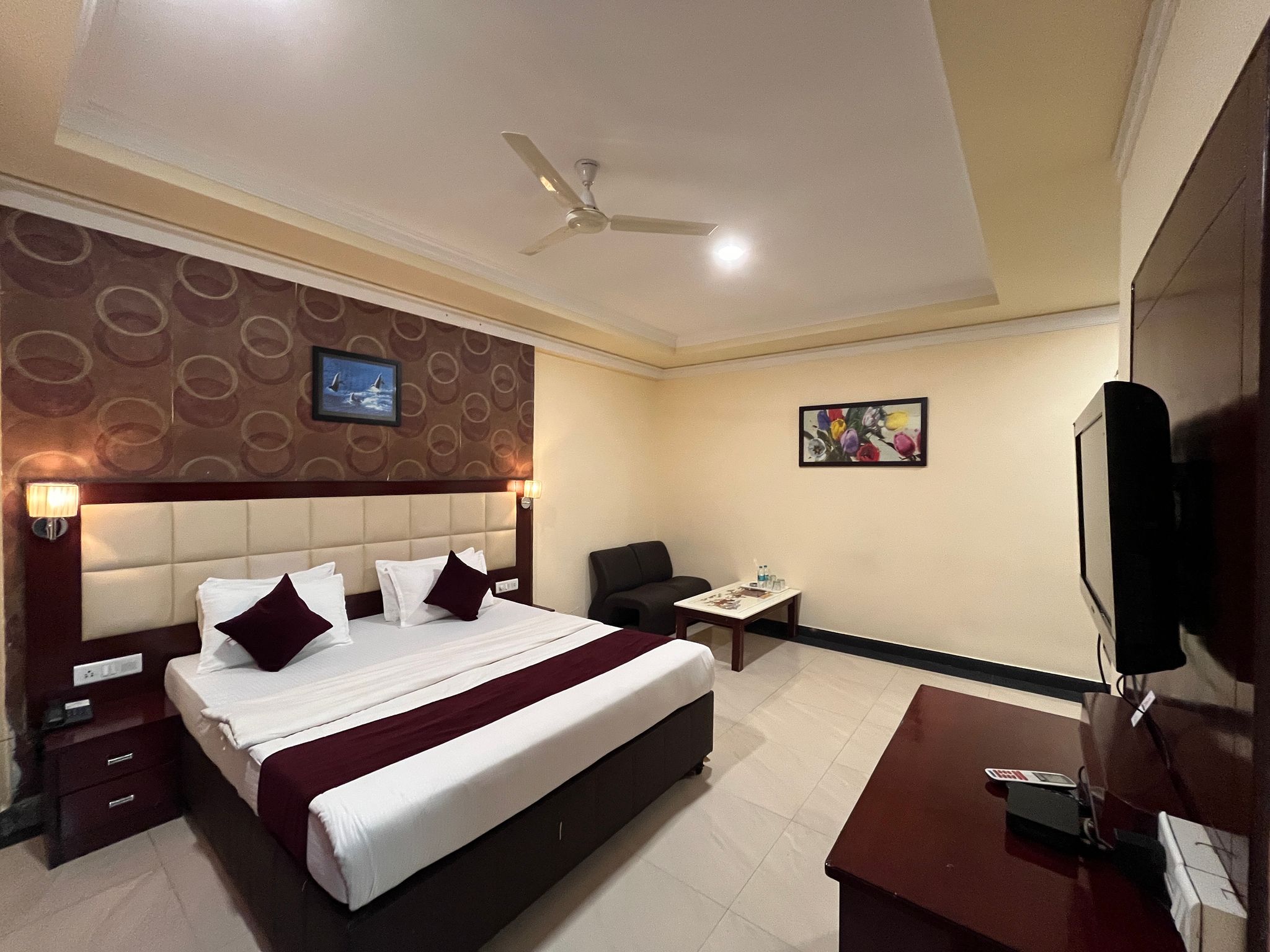 ANANYA COMFORTSS Deluxe Room