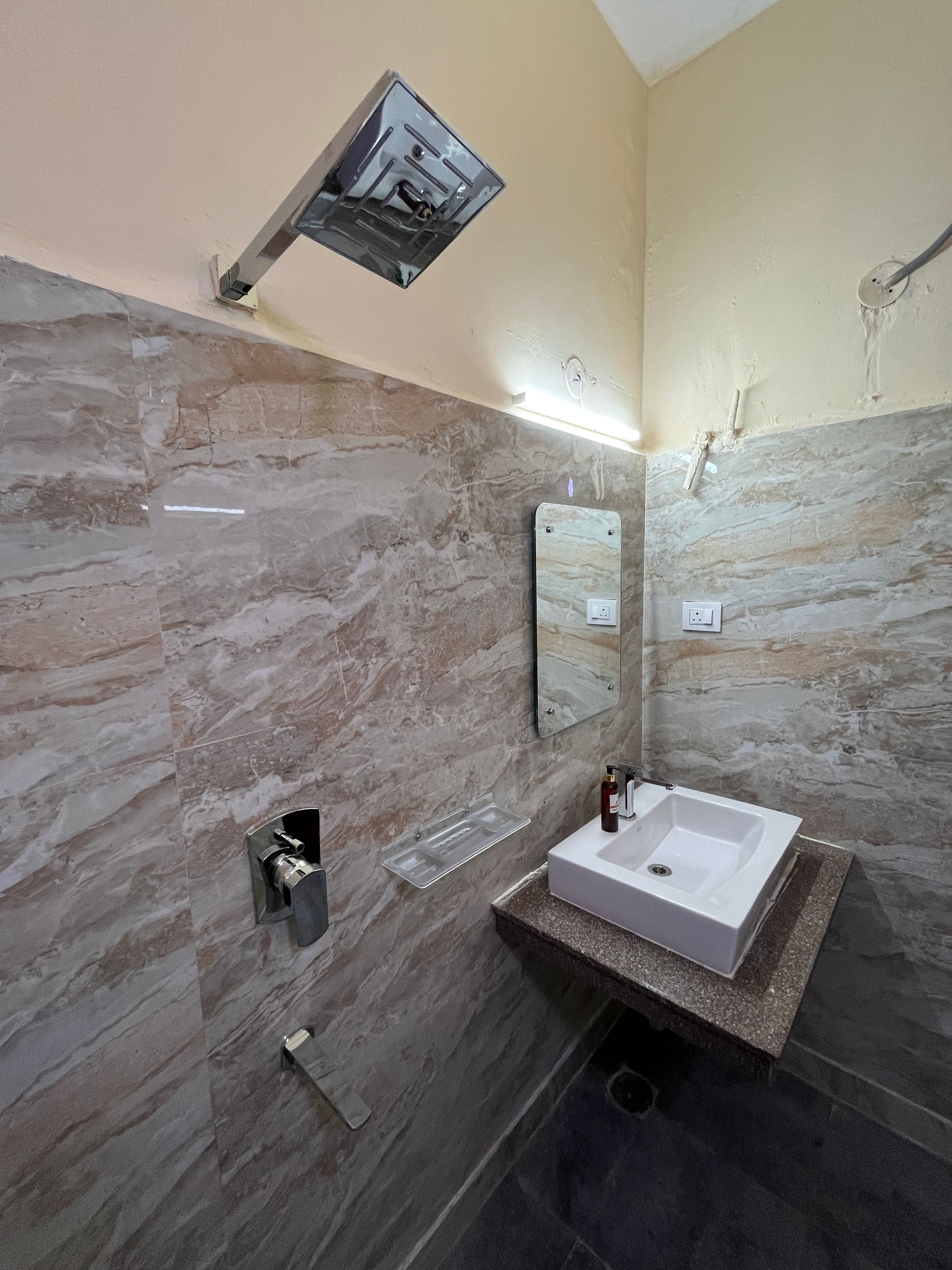 ANANYA COMFORTSS Deluxe Room 8