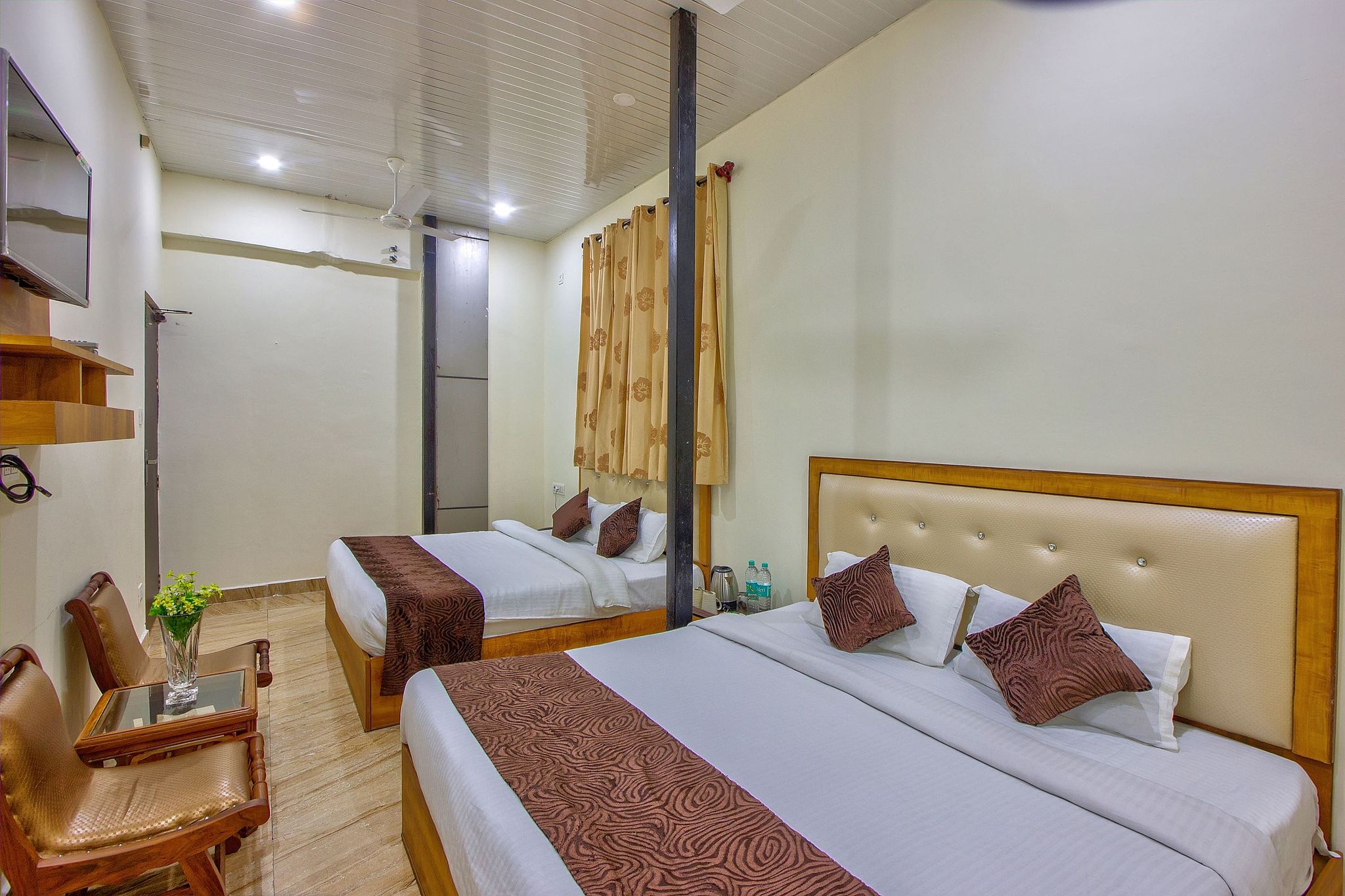 Hotel Bliss Valley- Hotel in Dharamshala Super Deluxe Hot and Cold AC Room - Beautiful View of Himalayas 3