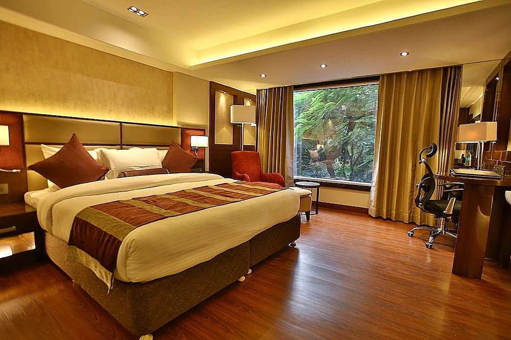 Regenta Central the Crystal Kanpur, Harsh Nagar Executive Room, 1 King Bed, Non Smoking, City View 10