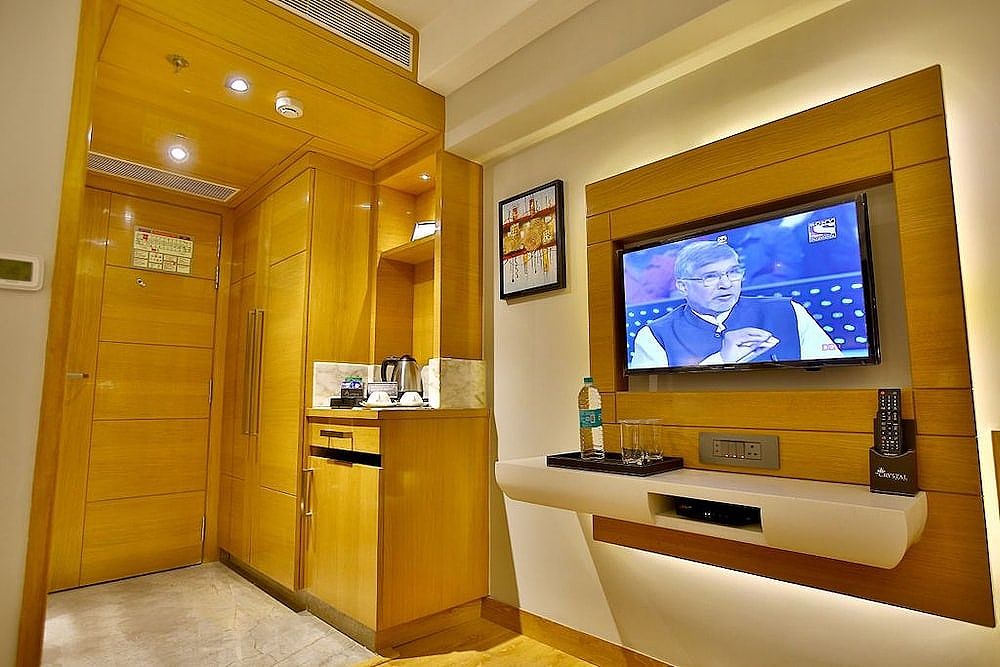 Regenta Central the Crystal Kanpur, Harsh Nagar Executive Room, 1 King Bed, Non Smoking, City View 18