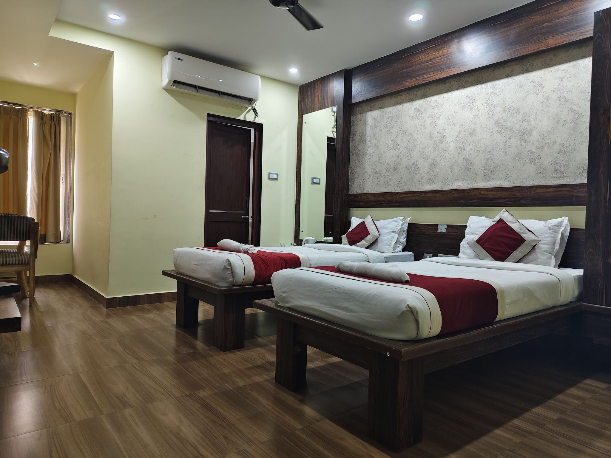 Club AC with free WI FI - Twin Bed