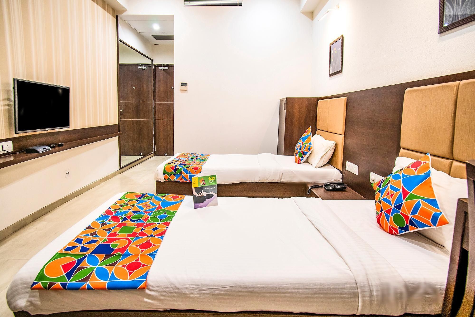 Hotel Flora Deluxe King Room 3