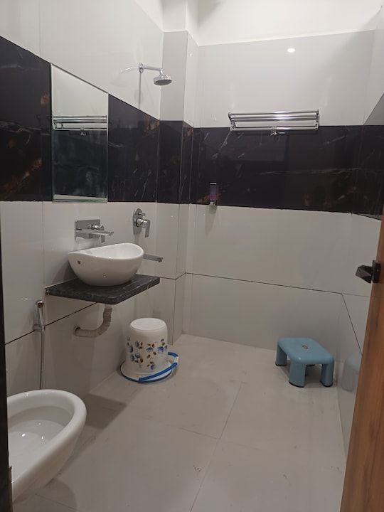 Hotel Ujjain Pride Deluxe Room 5