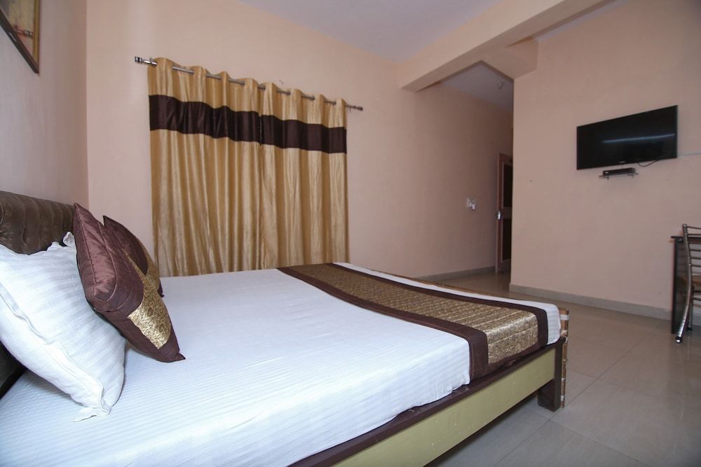 OYO 8907 The Nest Standard Double Room 16