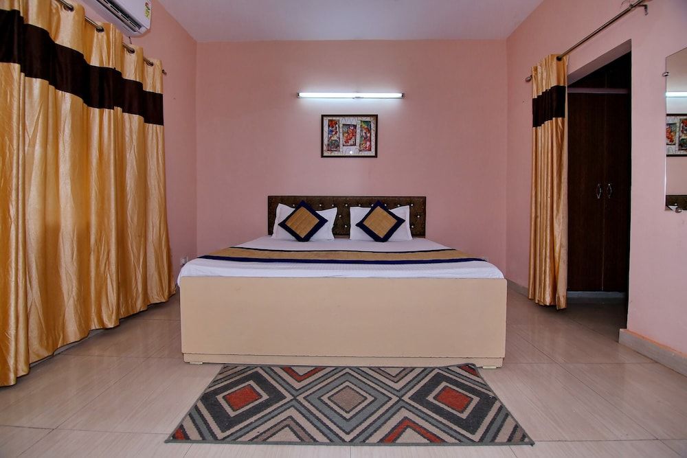 OYO 8907 The Nest Standard Double Room 7