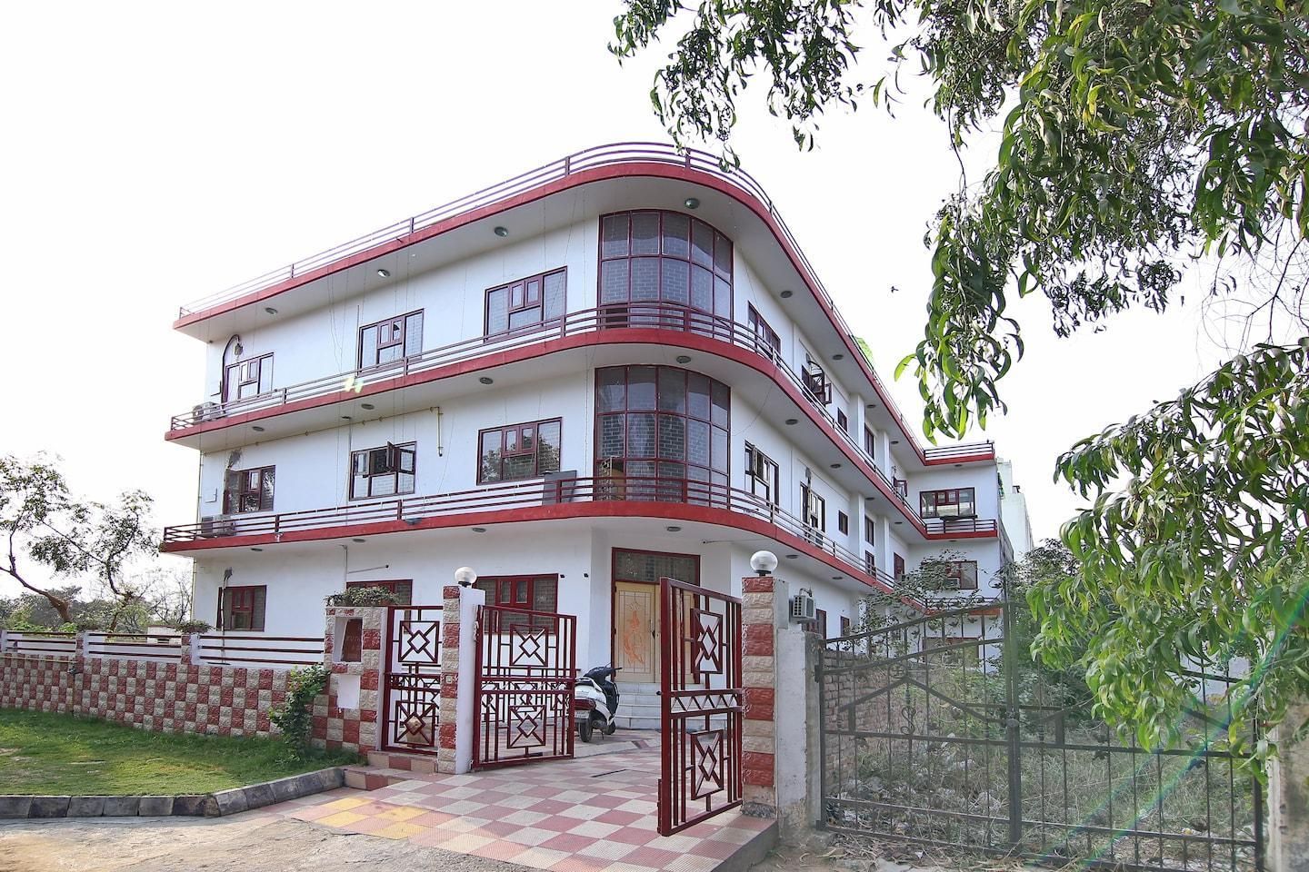 OYO 8907 The Nest Standard Double Room 10