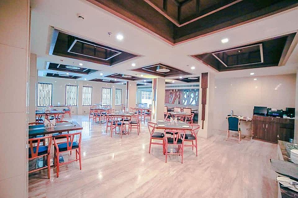 undefined The Metropolitan 10