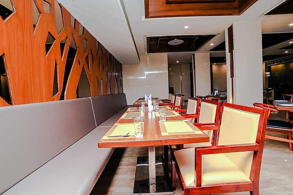 undefined The Metropolitan 7