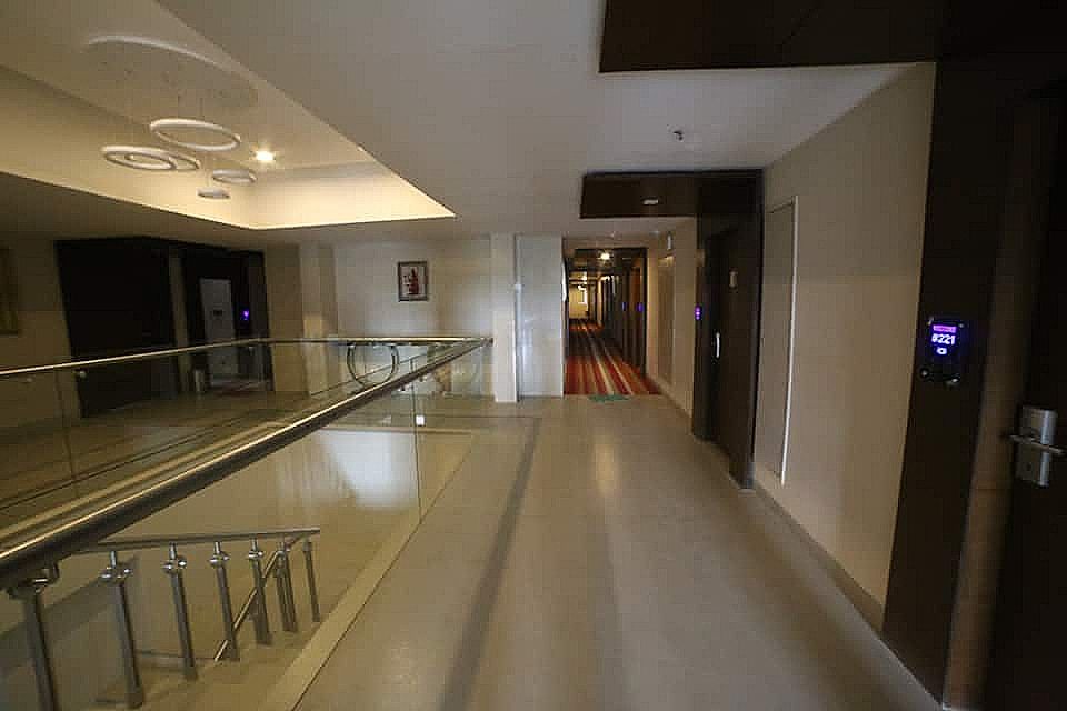 undefined The Metropolitan 4