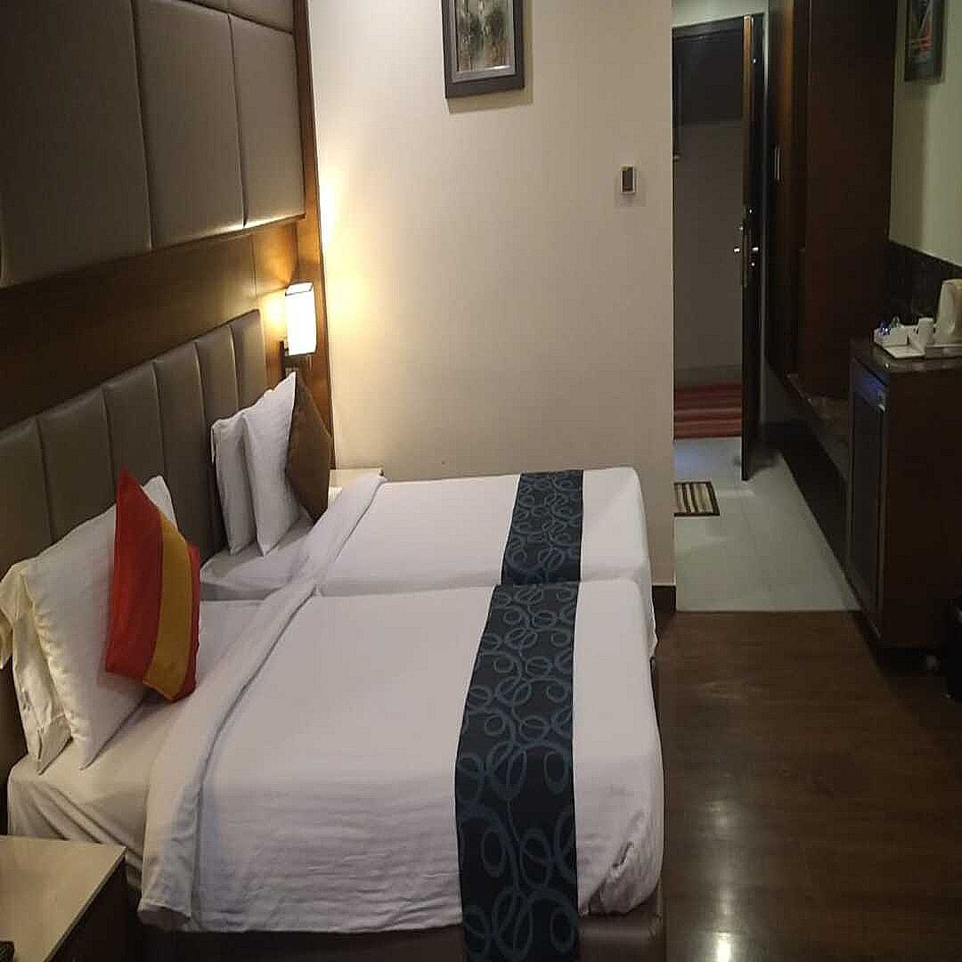 The Metropolitan Standard Room 11