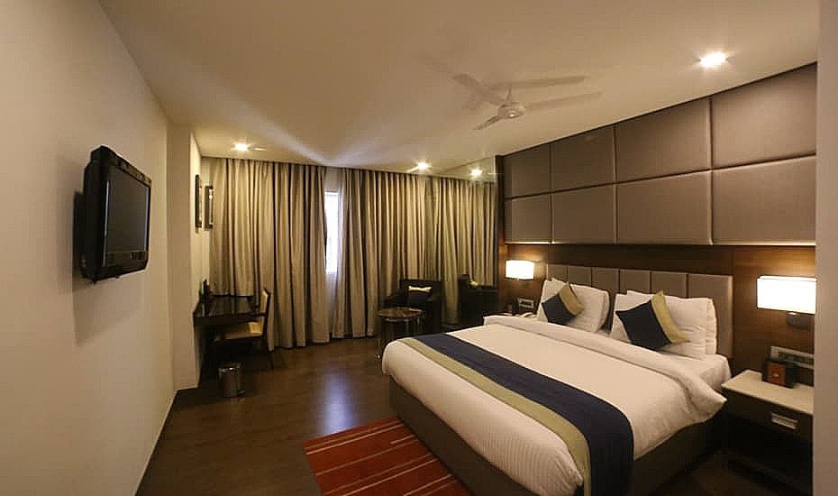 The Metropolitan Standard Room 7