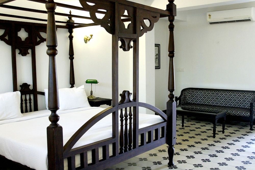 Waterfront Granary A Museum Hotel Traditional Double Room, 1 King Bed, Smoking