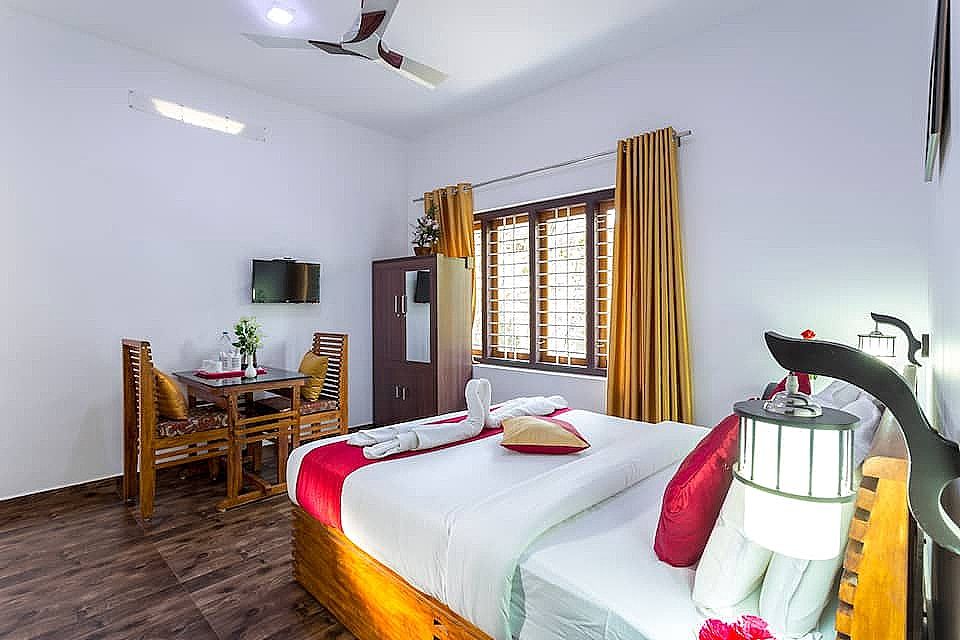 At Wood Resort Deluxe Room - Holidays 4