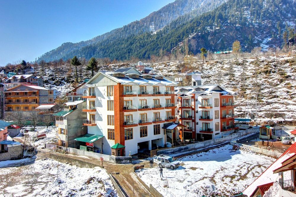 undefined Hill county Resort 8