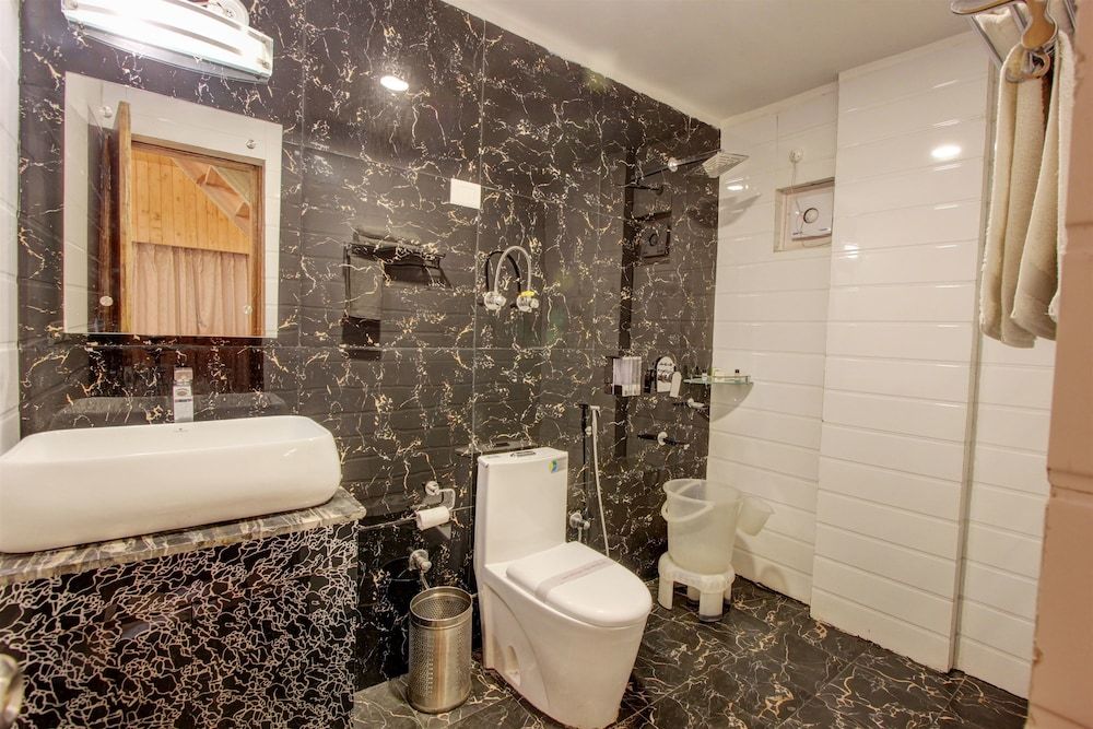 Hill county Resort Majestic Room 9