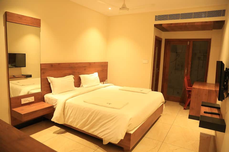 Hotel Hills Deluxe Room 7