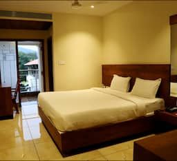 Hotel Hills Deluxe Room 5