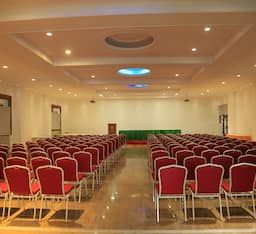 Hotel Hills Deluxe Room 8