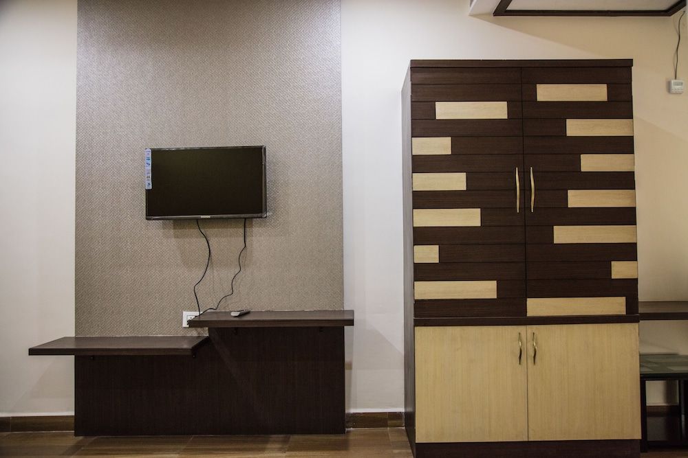 Hotel Shreya Warangal Deluxe Room