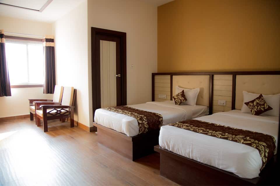Hotel Shreya Warangal Deluxe Room 2