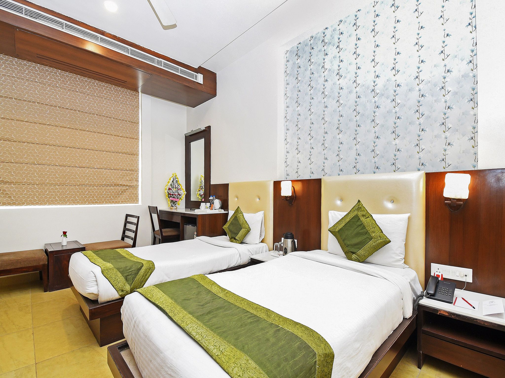 TGI Apple Inn Premium 11