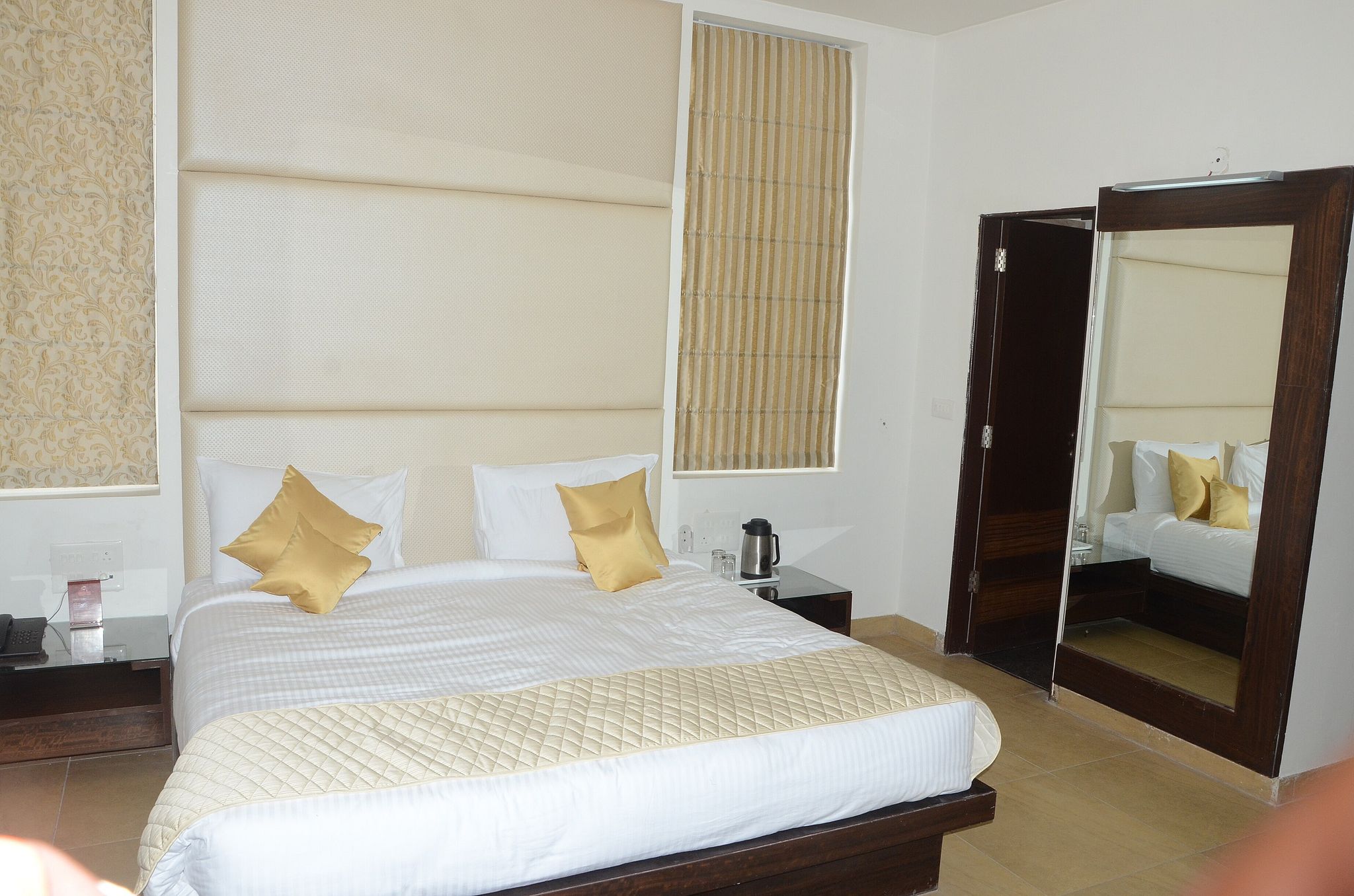 TGI Apple Inn Premium 4