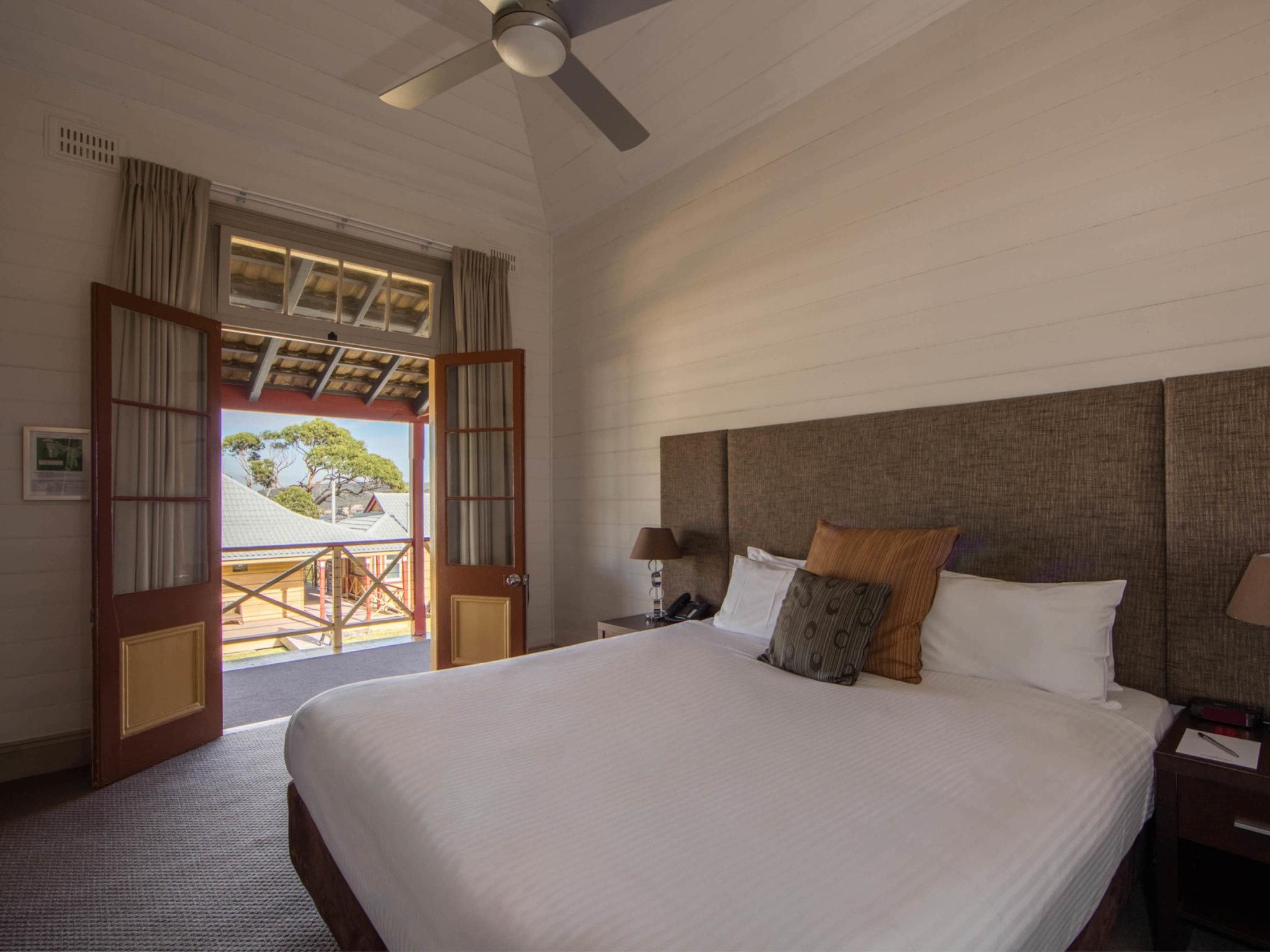 Heritage Queen Room