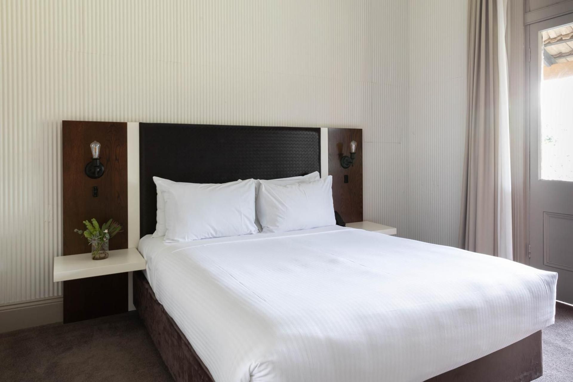 Heritage King Room