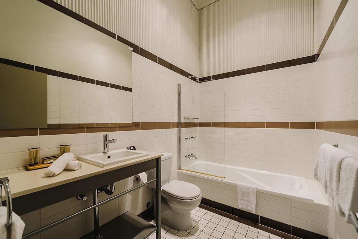 Heritage Queen Room