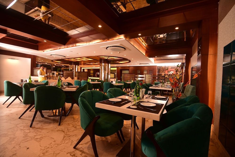 undefined Hotel Varanasi Inn 4
