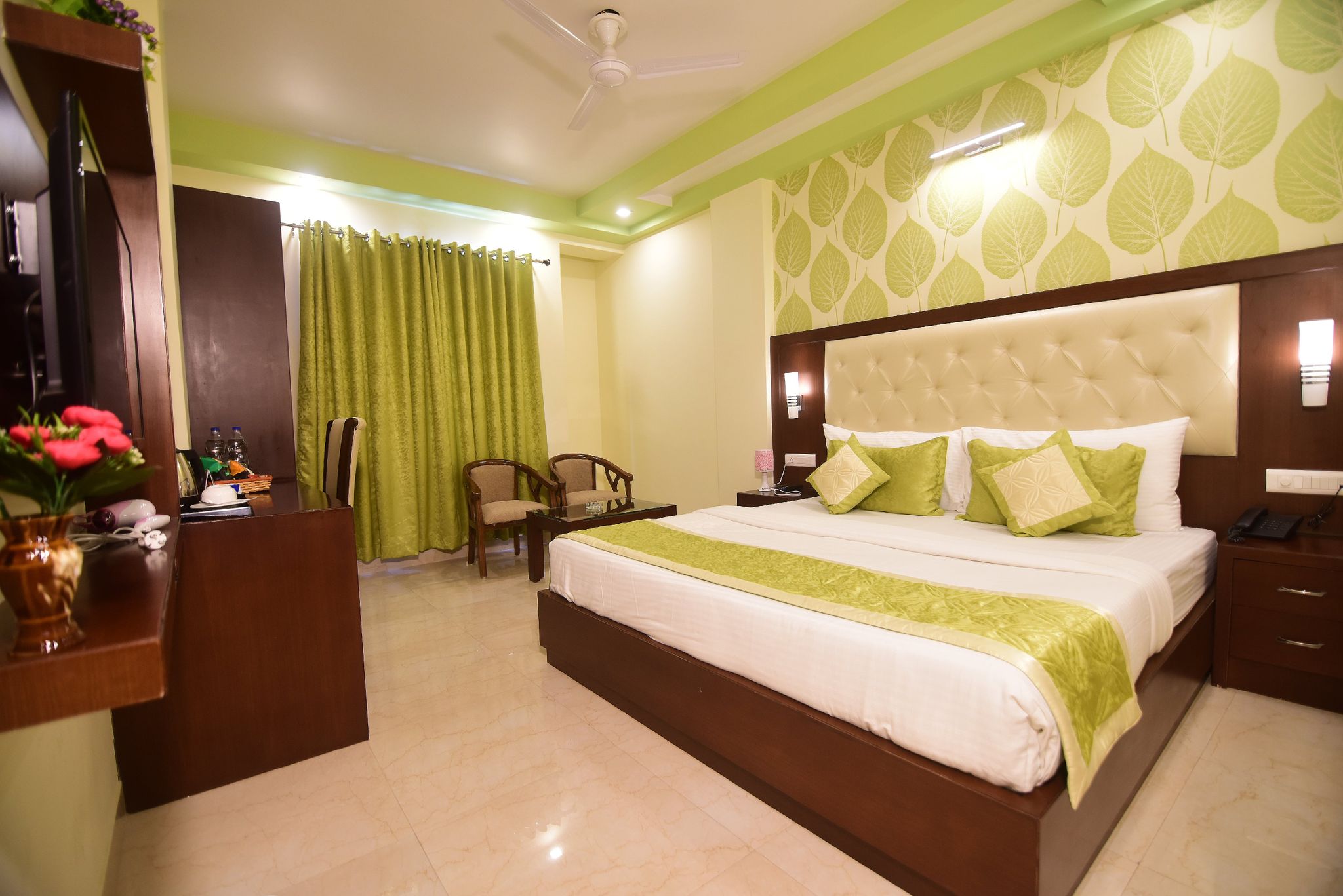 Hotel Varanasi Inn Deluxe Double or Twin Bed 8