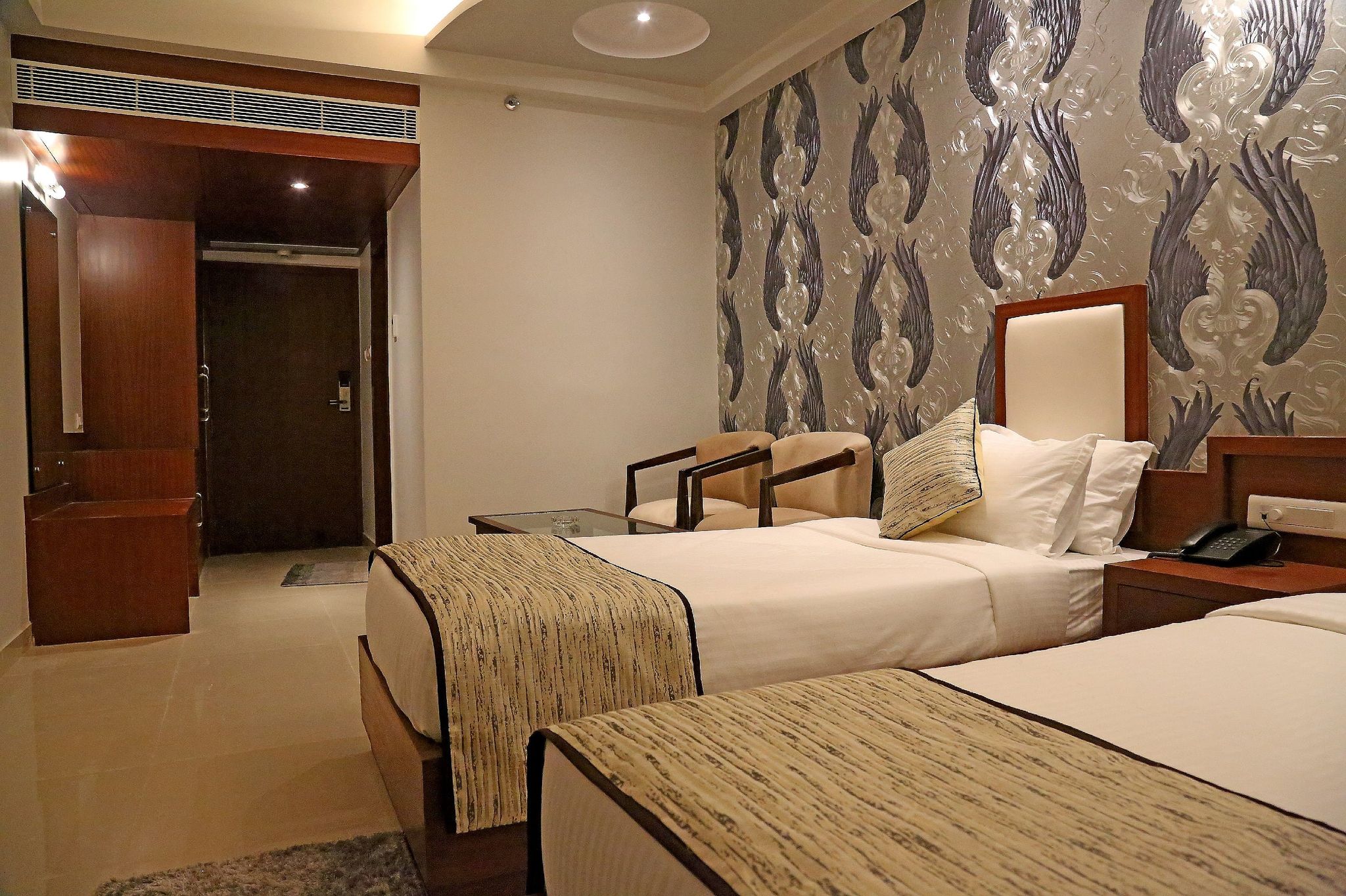Hotel Varanasi Inn Deluxe Double or Twin Bed 3