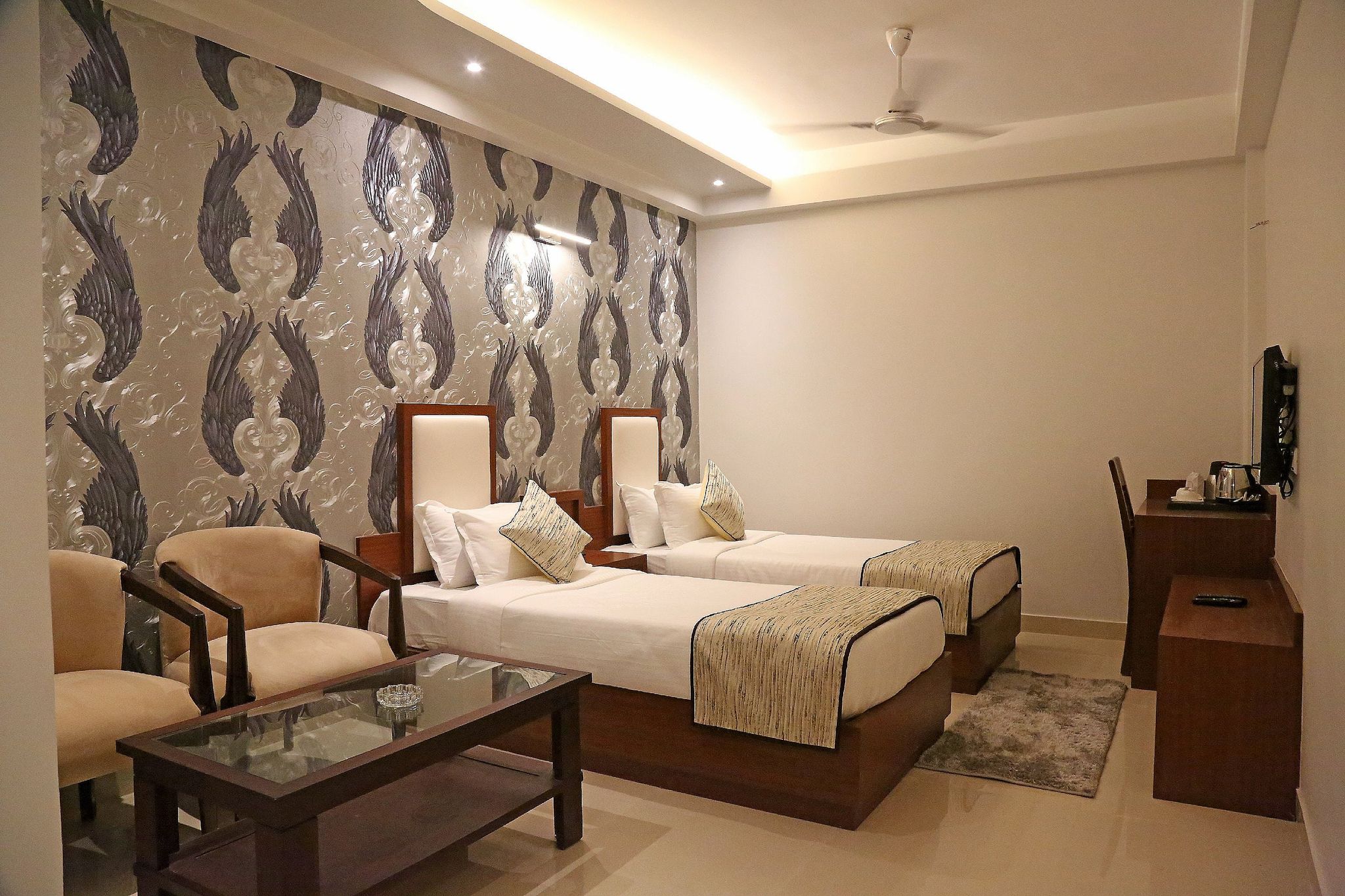 Hotel Varanasi Inn Deluxe Double or Twin Bed 6