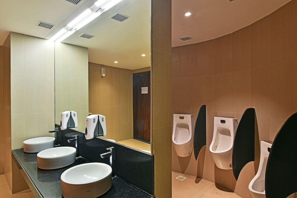 Club One Virar Suite, 1 King Bed, Smoking, City View 2