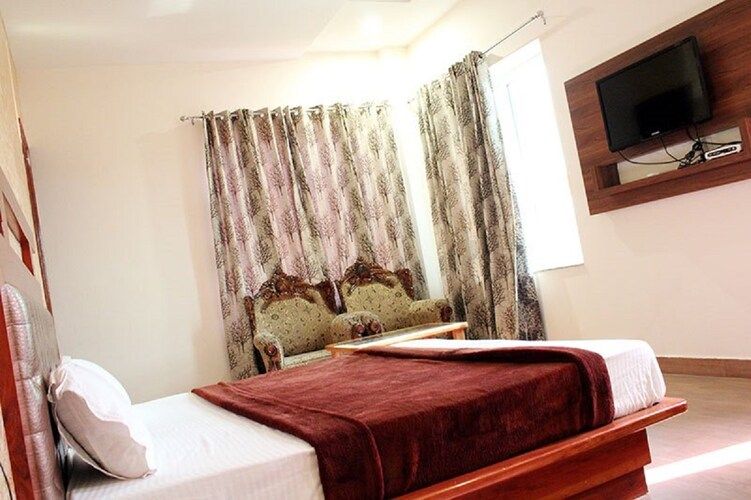 undefined Grace Hotel 5