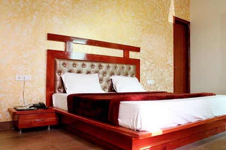 undefined Grace Hotel 10