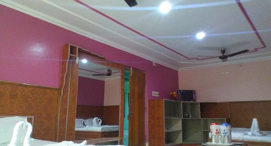 undefined Hotel Mayur 8