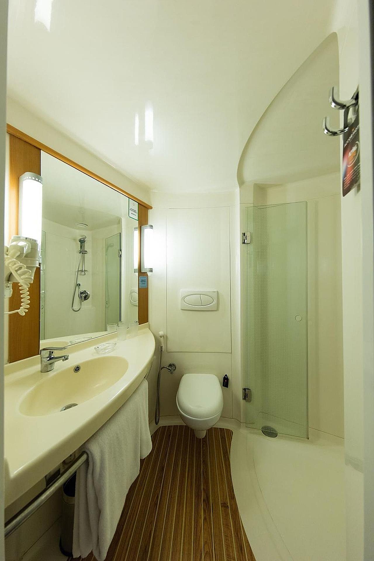ibis Chennai OMR Hotel Deluxe Twin Room, 2 Twin Beds (Sweet Beds by ibis) 3