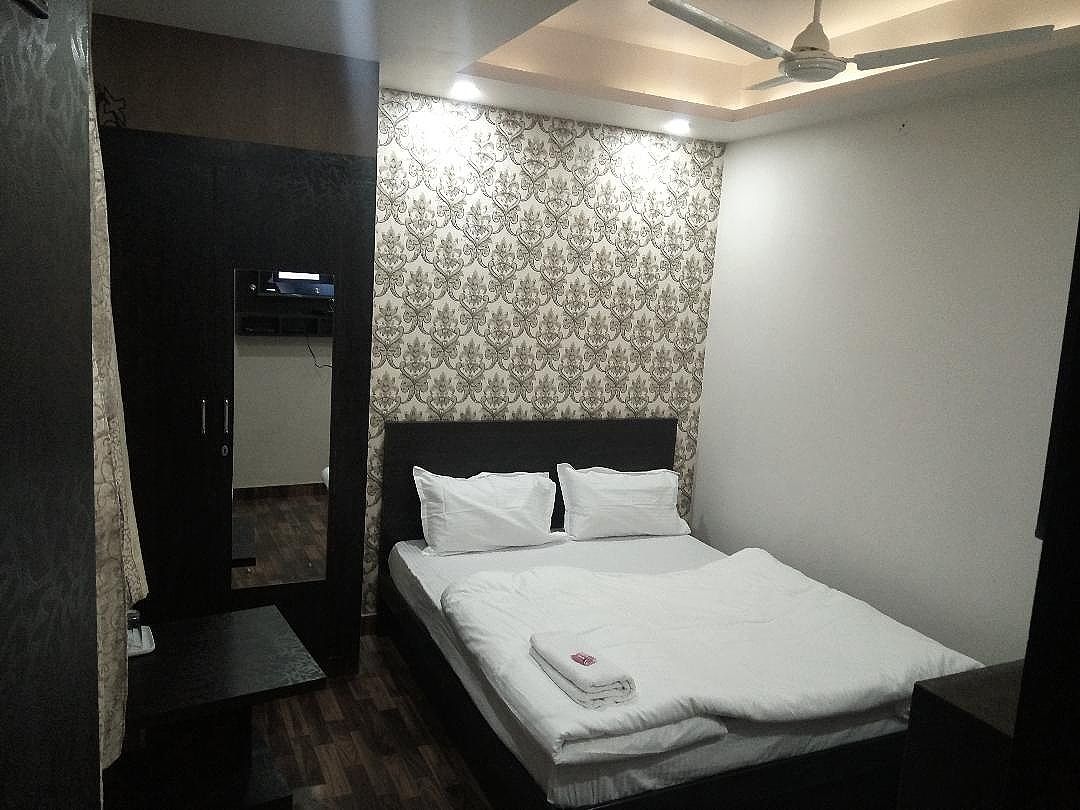 Hotel Mohit Palace Semi Deluxe AC Room 8