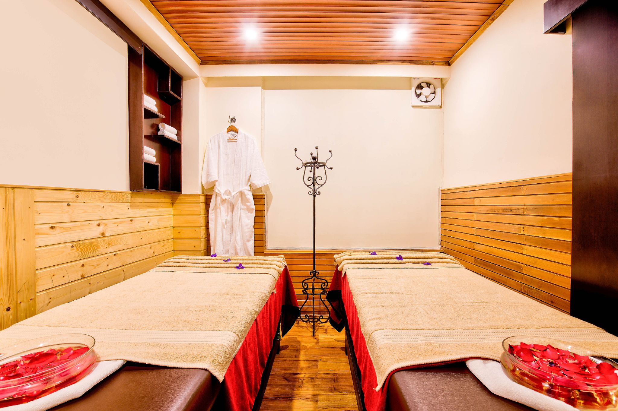 Food & Dining