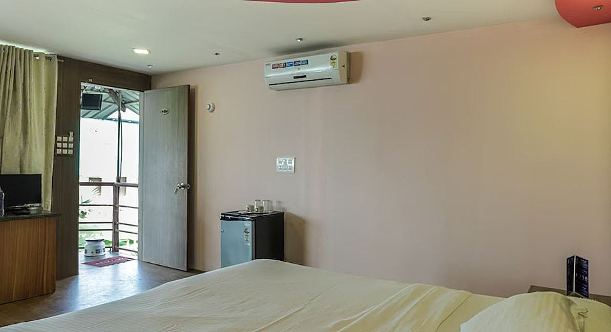 Boomerang Ashvem Beach Resort Super Deluxe Room 3