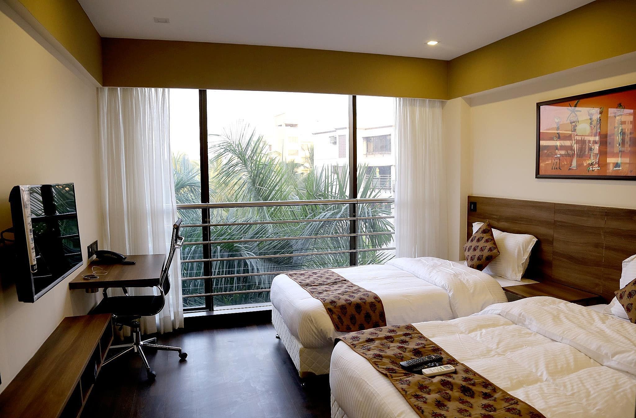 Hotel Mumbai House Andheri DELUXE Room 8