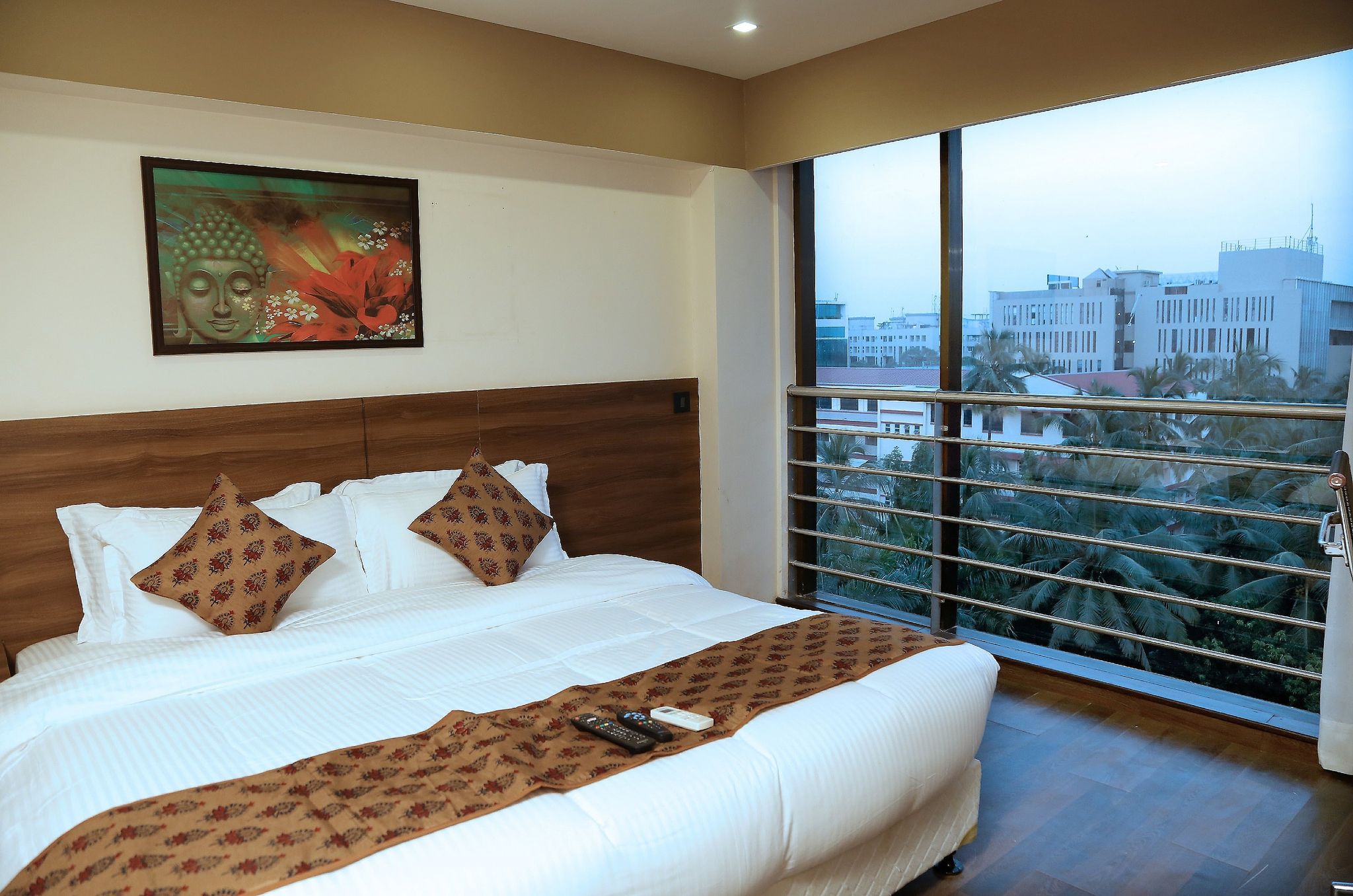 Hotel Mumbai House Andheri DELUXE Room 3