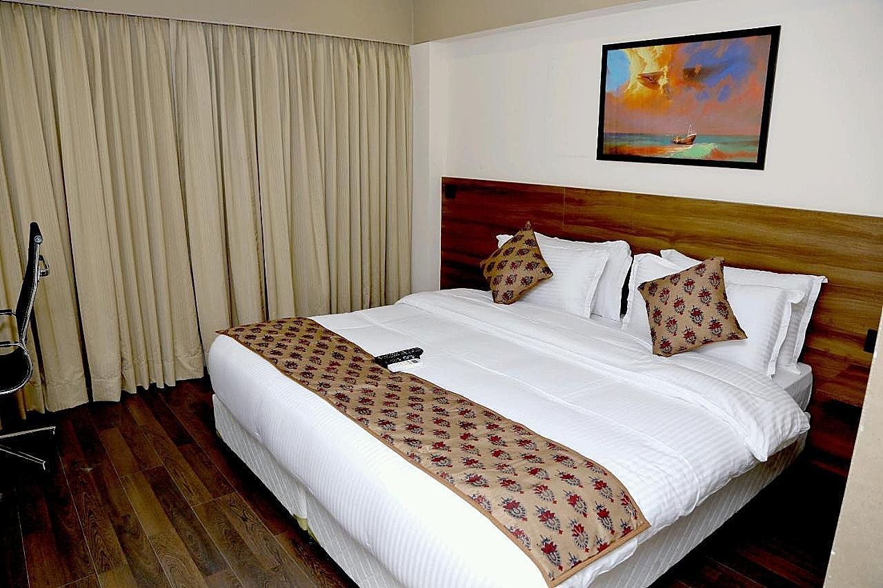 Hotel Mumbai House Andheri DELUXE Room 5