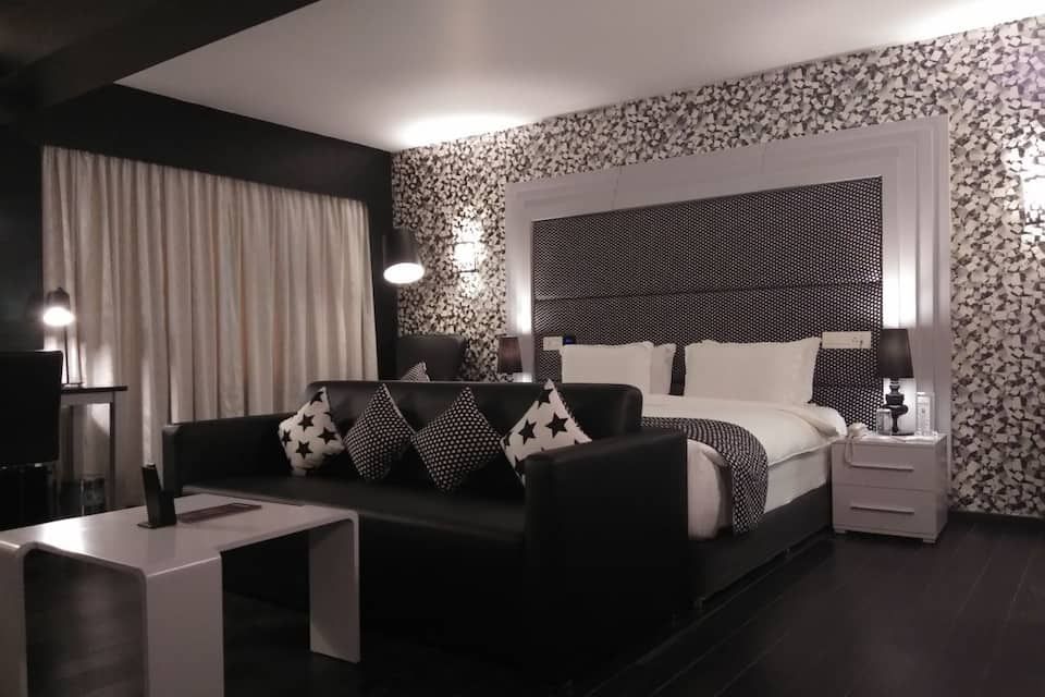 Luxury Suite Room