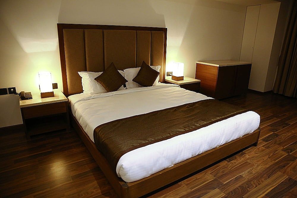 Five Petals Hotel & Banquets Deluxe Room, Smoking, City View 3