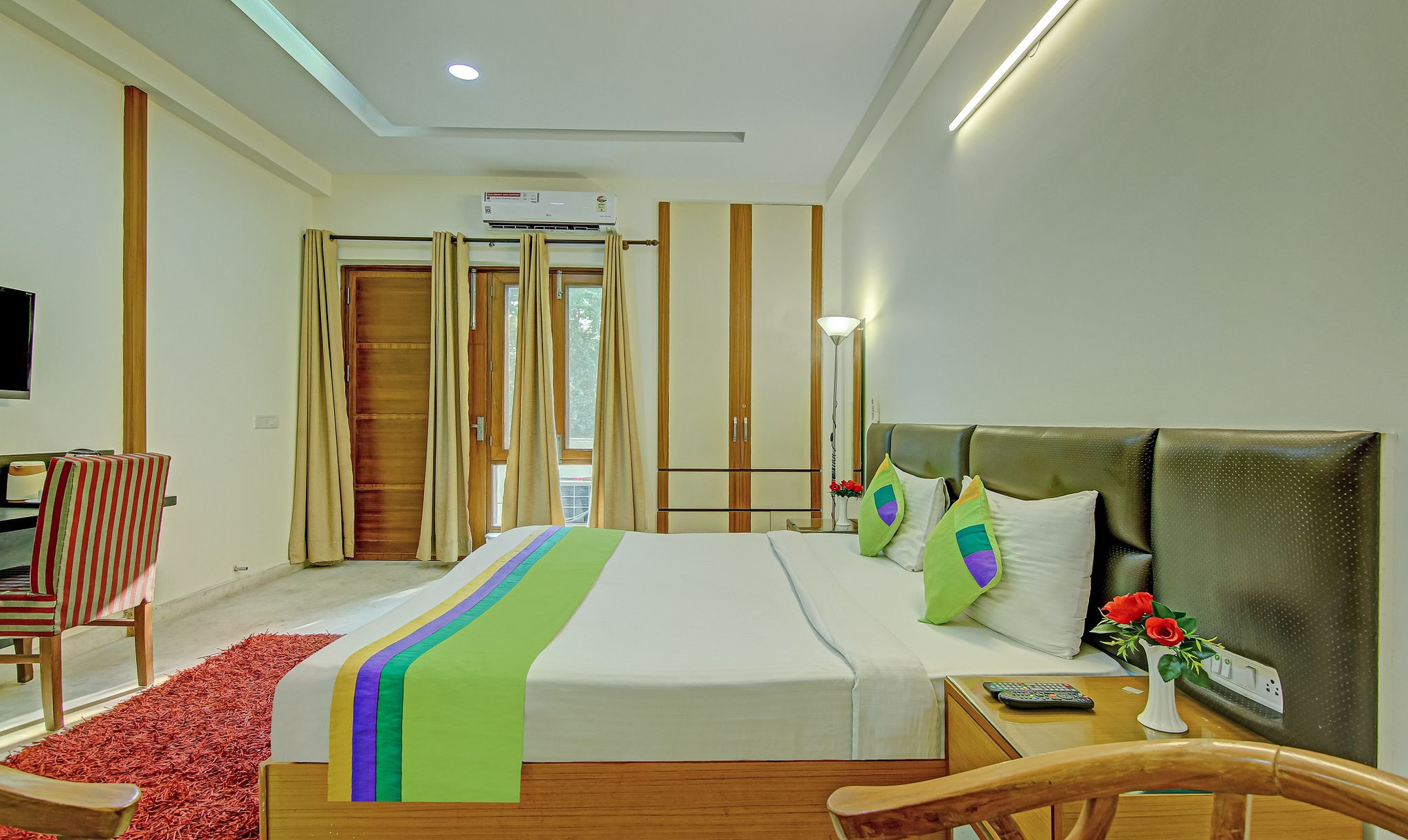 Itsy Hotels Swastika Inn Sector 26 Deluxe Double Room 3